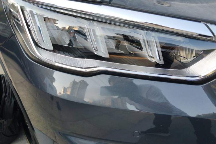 Used BYD Song Pro 2019 1.5T Automatic Luxury Model Right Front Headlight