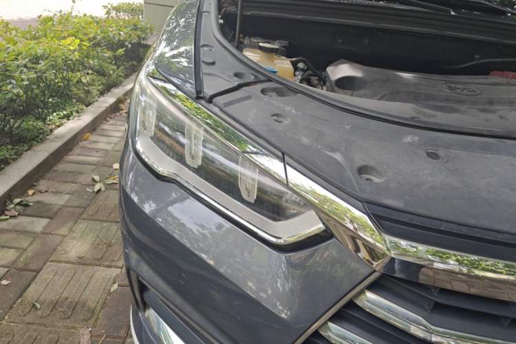 Used BYD Song Pro 2019 1.5T Automatic Luxury Model Right Front Headlight