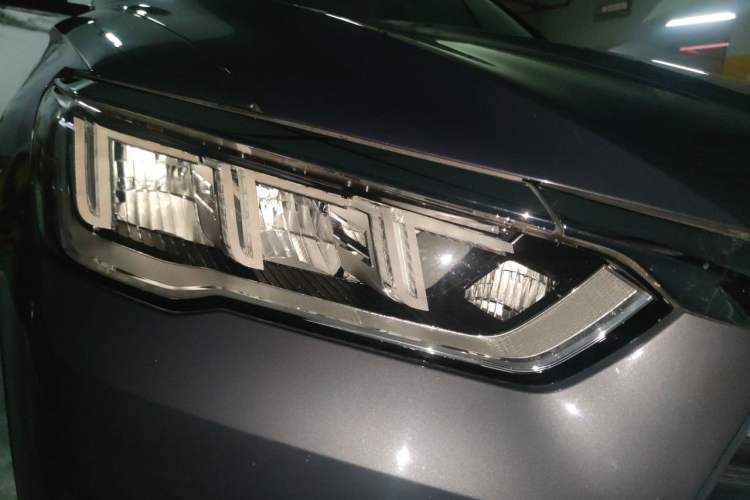 Used BYD Song Pro 2019 1.5T Automatic Prestige Model Right Front Headlight