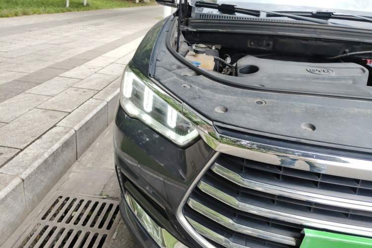 Used BYD Song Pro 2019 1.5T Automatic Luxury Model Right Front Headlight