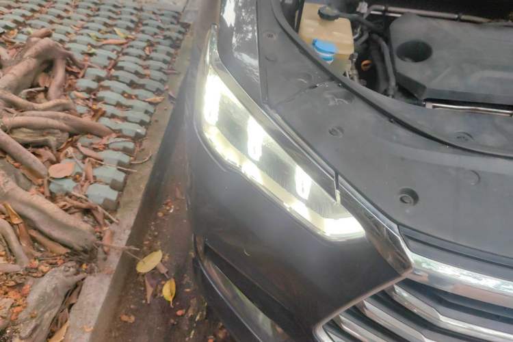 Used BYD Song Pro 2019 1.5T Automatic Luxury Model Right Front Headlight