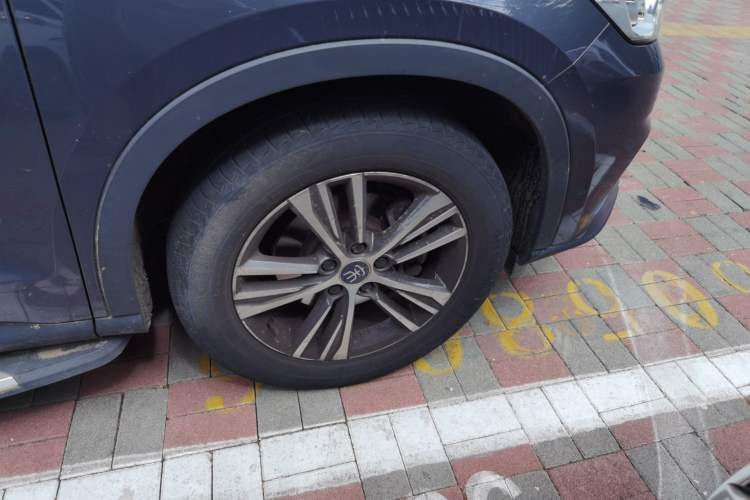 Used BYD Song Pro 2019 1.5T Automatic Prestige Model Right Front Wheel Hub