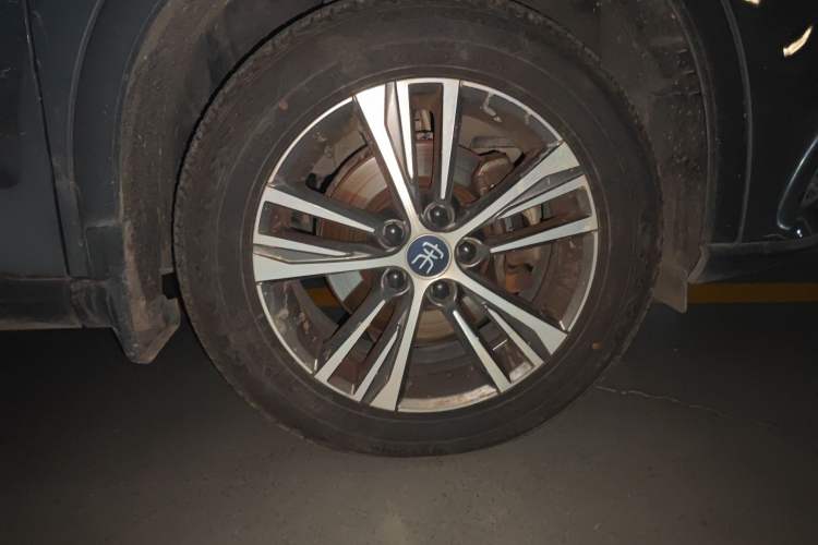 Used BYD Song Pro 2019 1.5T Automatic Prestige Model Right Front Wheel Hub