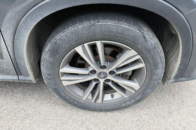 Used BYD Song Pro 2019 1.5T Automatic Luxury Model Right Front Wheel Hub
