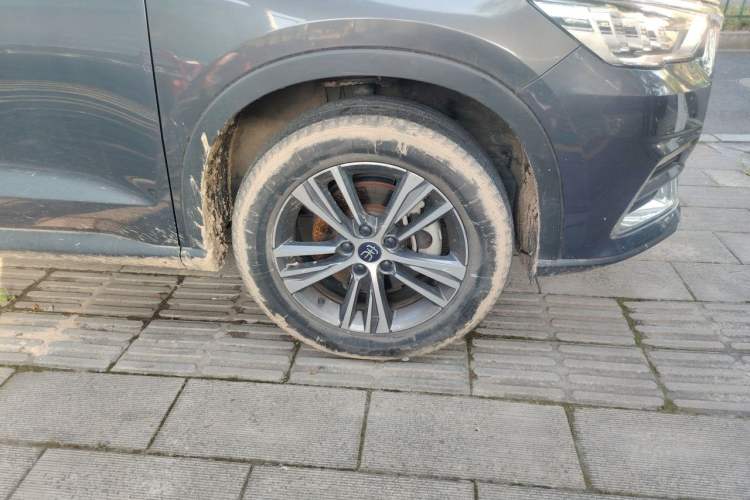 Used BYD Song Pro 2019 1.5T Automatic Luxury Model Right Front Wheel Hub