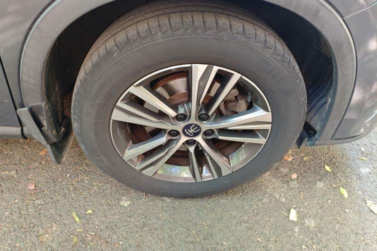 Used BYD Song Pro 2019 1.5T Automatic Prestige Model Right Front Wheel Hub