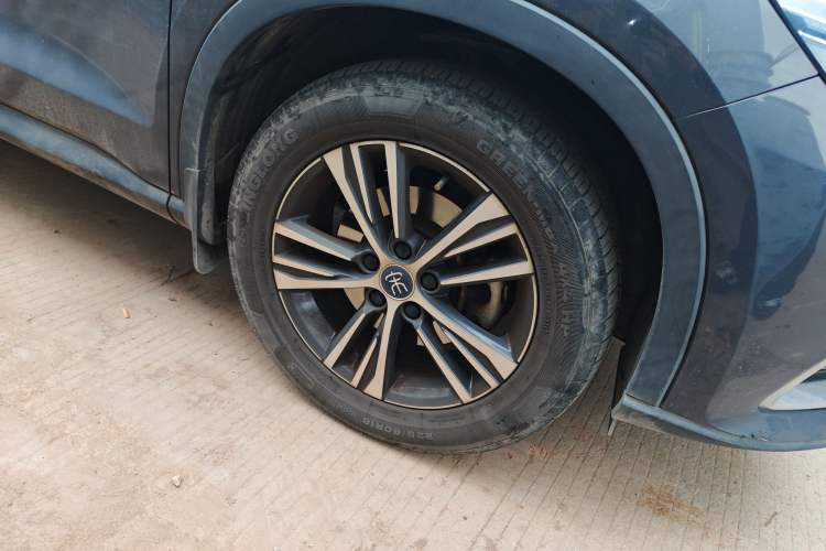 Used BYD Song Pro 2019 1.5T Automatic Luxury Model Right Front Wheel Hub