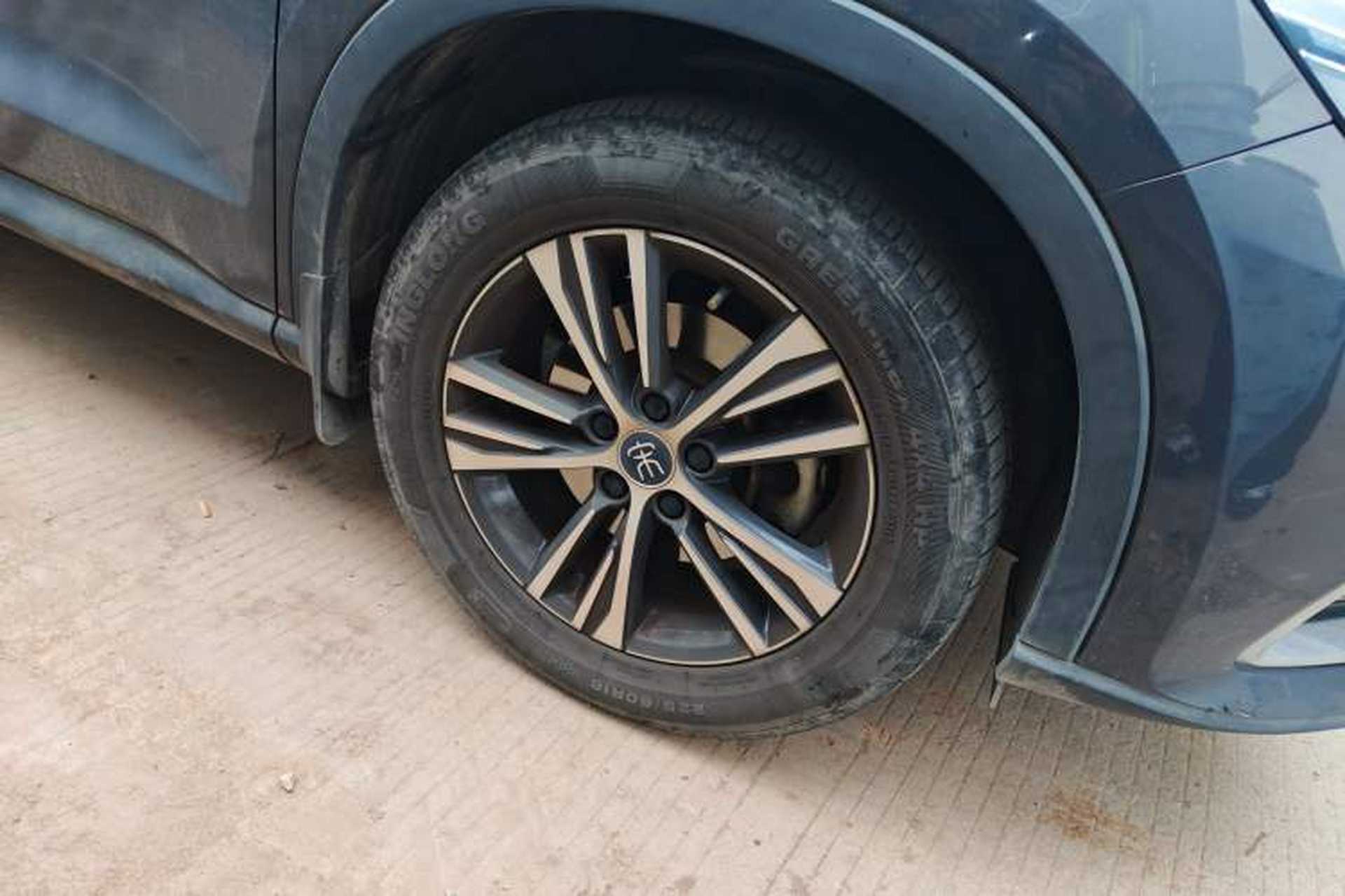 Used BYD Song Pro 2019 1.5T Automatic Luxury Model Right Front Wheel Hub