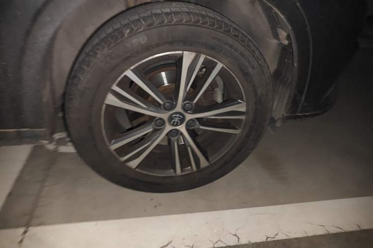 Used BYD Song Pro 2019 1.5T Automatic Luxury Model Right Front Wheel Hub