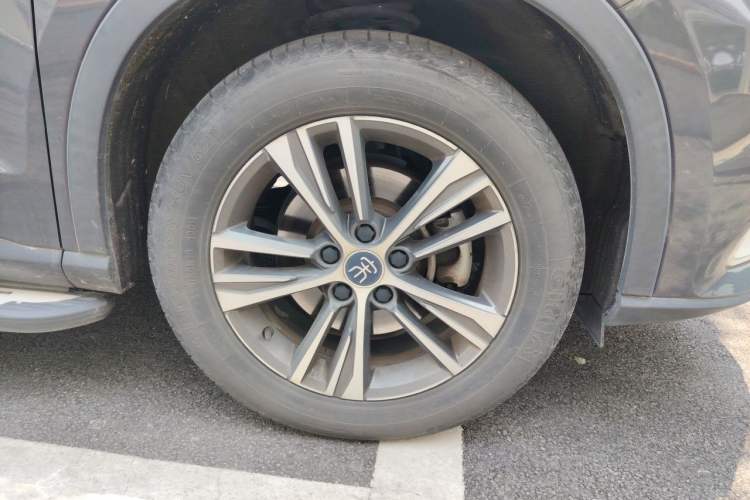 Used BYD Song Pro 2019 1.5T Automatic Luxury Model Right Front Wheel Hub