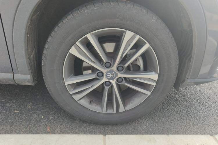 Used BYD Song Pro 2019 1.5T Automatic Luxury Model Right Front Wheel Hub