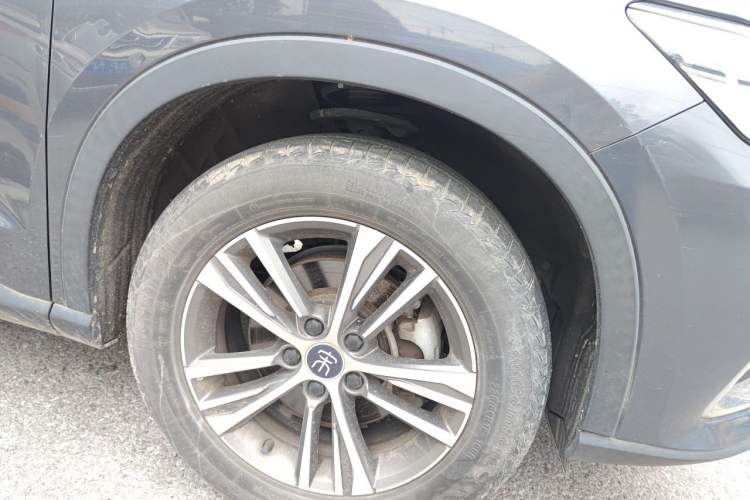 Used BYD Song Pro 2019 1.5T Automatic Luxury Model Right Front Wheel Hub