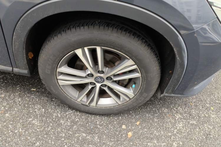 Used BYD Song Pro 2019 1.5T Automatic Elite Edition Right Front Wheel Hub