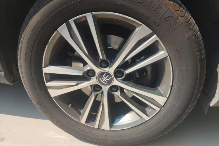 Used BYD Song Pro 2019 1.5T Automatic Luxury Model Right Front Wheel Hub
