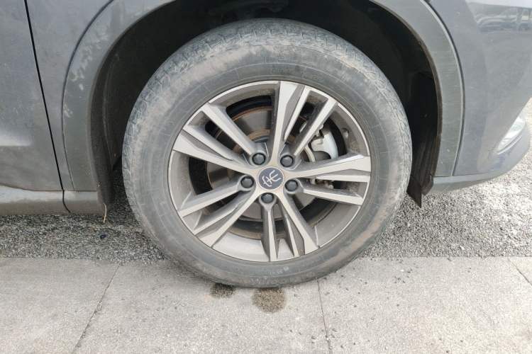 Used BYD Song Pro 2019 1.5T Automatic Elite Edition Right Front Wheel Hub
