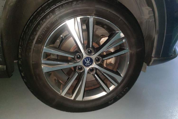 Used BYD Song Pro 2019 1.5T Automatic Prestige Model Right Front Wheel Hub