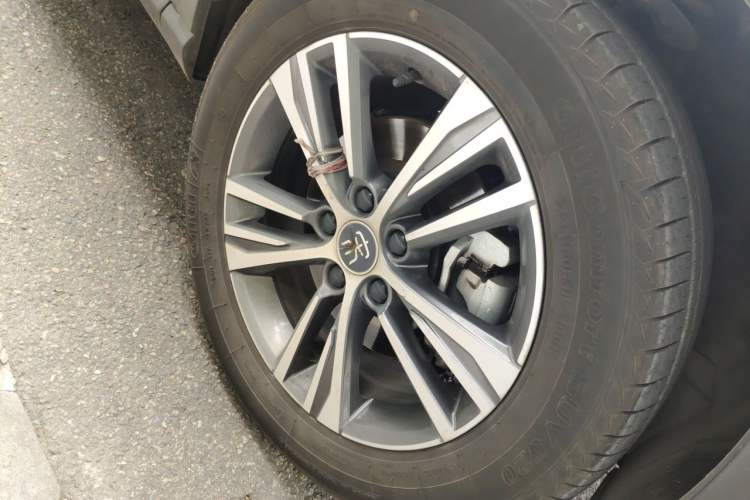 Used BYD Song Pro 2019 1.5T Automatic Luxury Model Right Front Wheel Hub