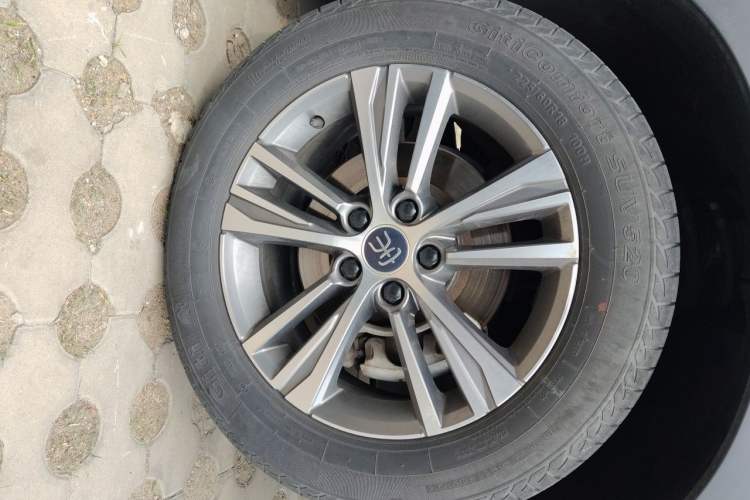 Used BYD Song Pro 2019 1.5T Automatic Luxury Model Right Front Wheel Hub