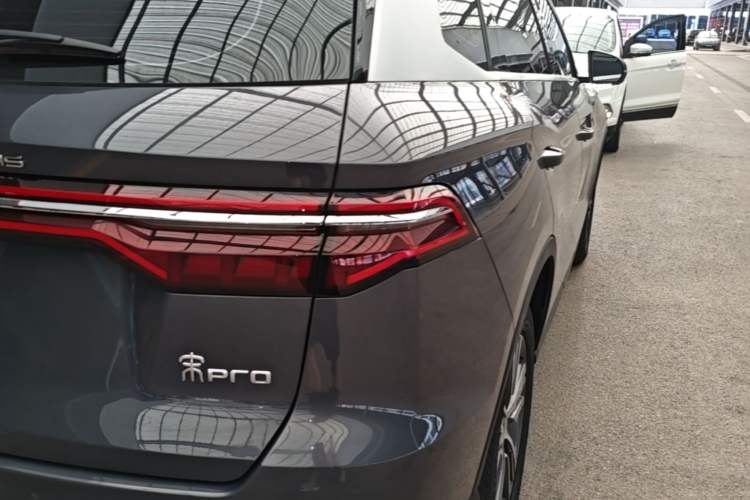 Used BYD Song Pro 2019 1.5T Automatic Luxury Model Right Rear Taillight