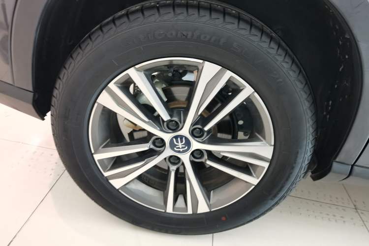 Used BYD Song Pro 2019 1.5T Automatic Elite Edition Right Rear Wheel Hub