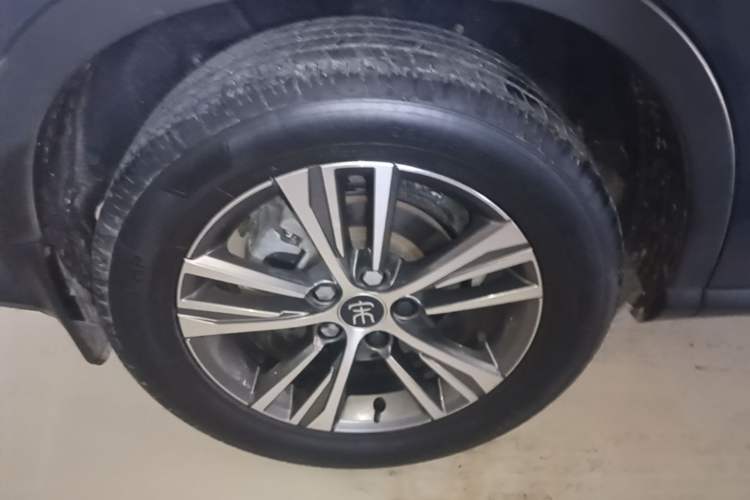 Used BYD Song Pro 2019 1.5T Automatic Elite Edition Right Rear Wheel Hub