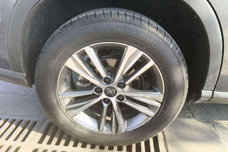 Used BYD Song Pro 2019 1.5T Automatic Elite Edition Right Rear Wheel Hub