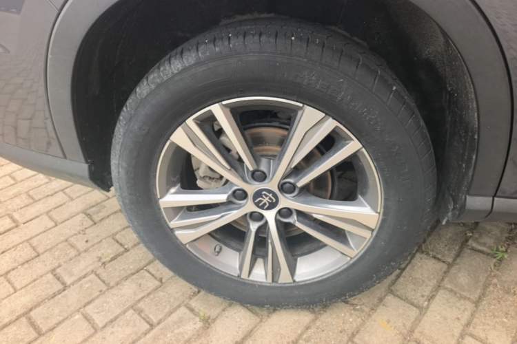 Used BYD Song Pro 2019 1.5T Automatic Elite Edition Right Rear Wheel Hub