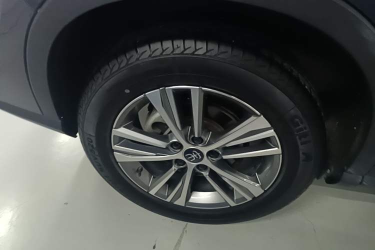 Used BYD Song Pro 2019 1.5T Automatic Luxury Model Right Rear Wheel Hub