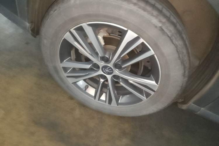 Used BYD Song Pro 2019 1.5T Automatic Elite Edition Right Rear Wheel Hub
