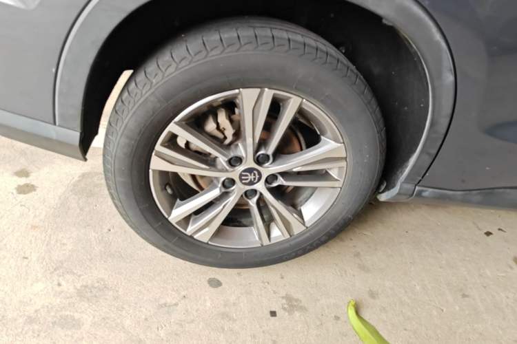 Used BYD Song Pro 2019 1.5T Automatic Luxury Model Right Rear Wheel Hub