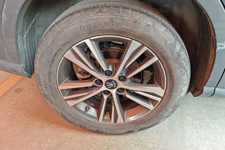Used BYD Song Pro 2019 1.5T Automatic Elite Edition Right Rear Wheel Hub