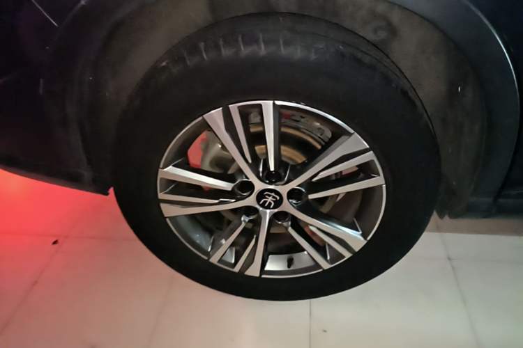 Used BYD Song Pro 2019 1.5T Automatic Luxury Model Right Rear Wheel Hub