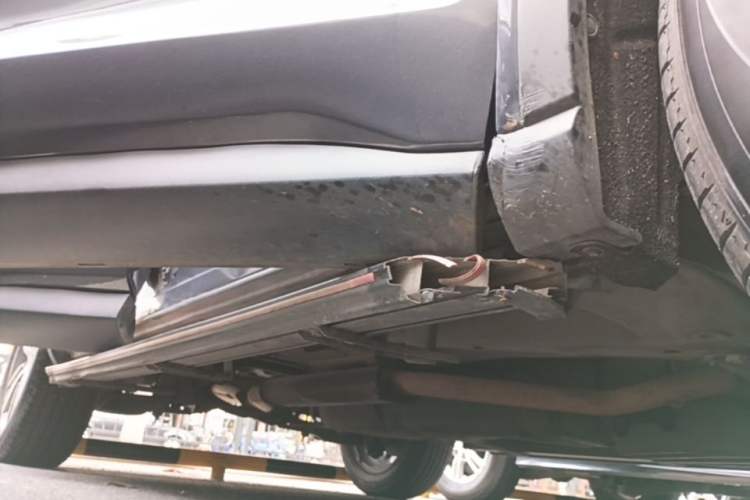 Used BYD Song Pro 2019 1.5T Automatic Elite Edition Right Side Sill