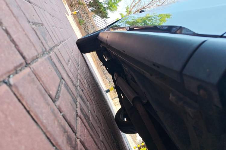 Used BYD Song Pro 2019 1.5T Automatic Elite Edition Right Side Sill