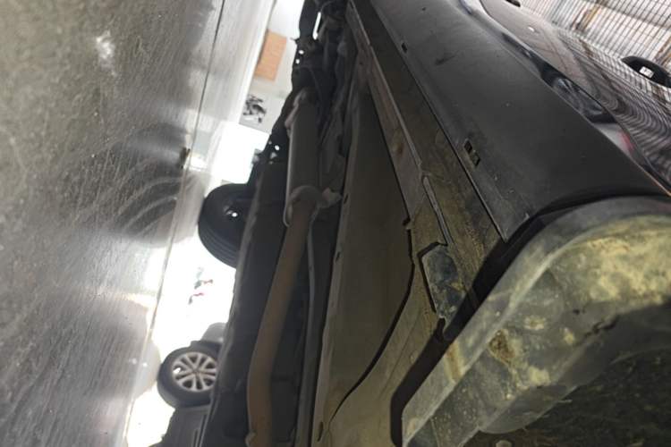 Used BYD Song Pro 2019 1.5T Automatic Elite Edition Right Side Sill