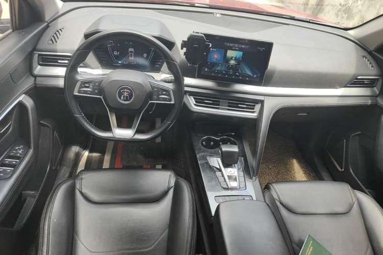Used BYD Song Pro 2019 1.5T Automatic Luxury Model Center Console