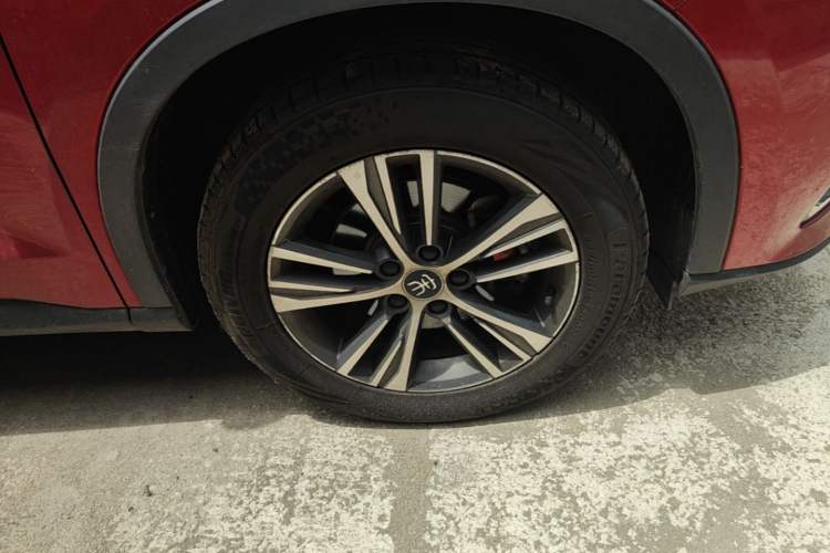 Used BYD Song Pro 2019 1.5T Automatic Luxury Model Right Front Wheel Hub