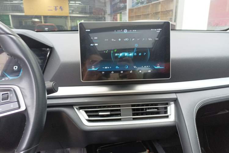 Used BYD Song Pro 2019 1.5T Automatic Elite Edition Audio And AC Panel