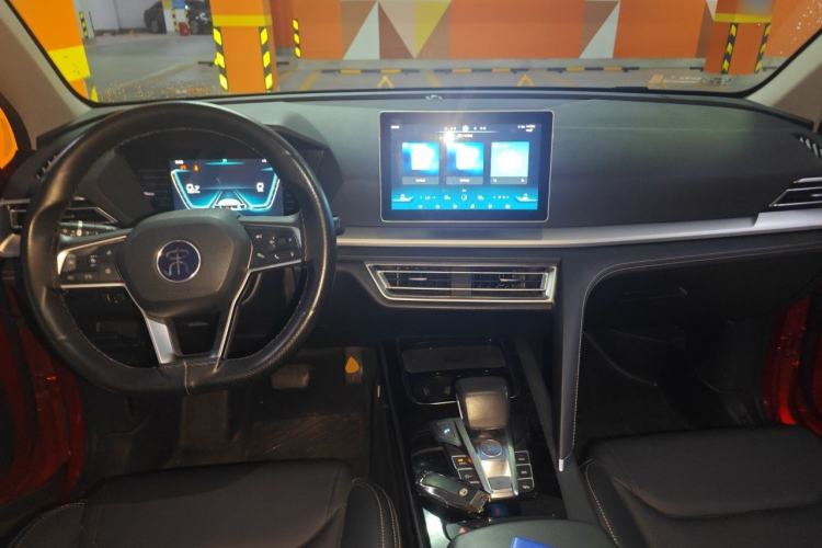 Used BYD Song Pro 2019 1.5T Automatic Luxury Model Center Console