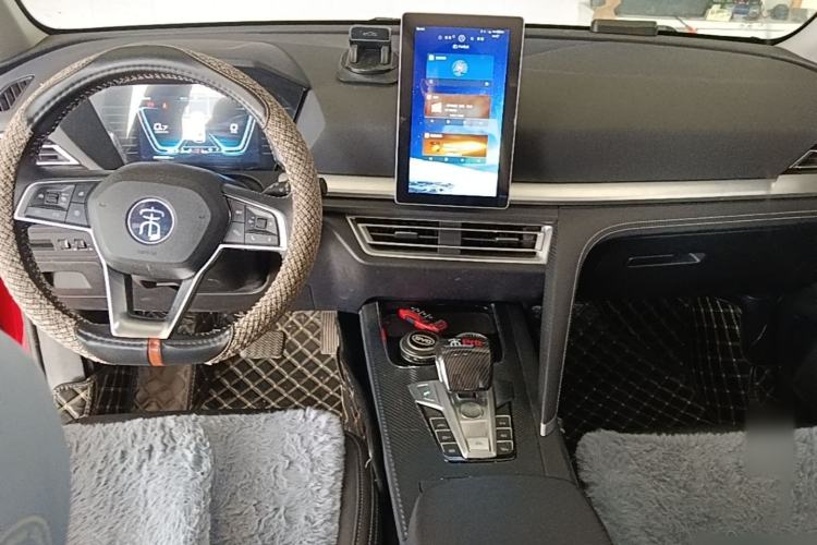 Used BYD Song Pro 2019 1.5T Automatic Luxury Model Center Console