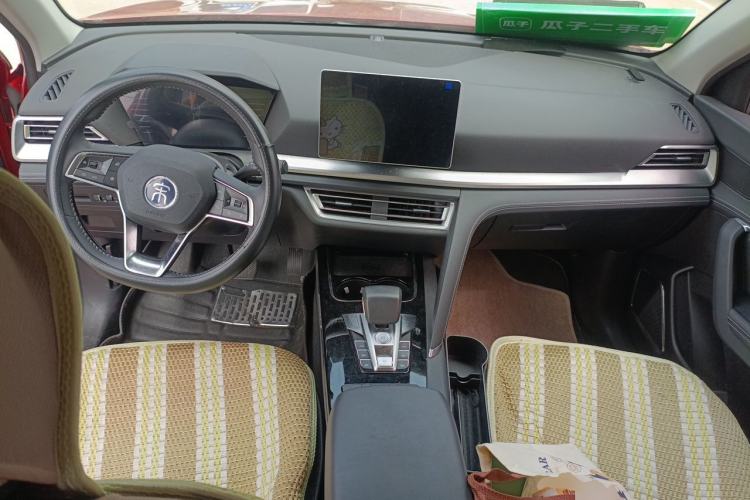Used BYD Song Pro 2019 1.5T Automatic Luxury Model Center Console