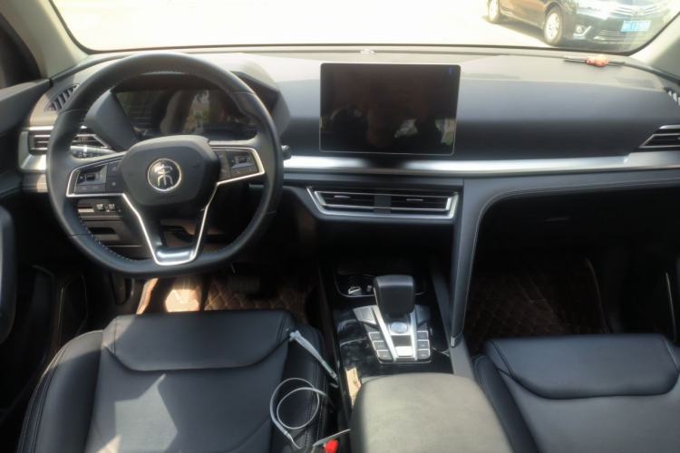 Used BYD Song Pro 2019 1.5T Automatic Luxury Model Center Console