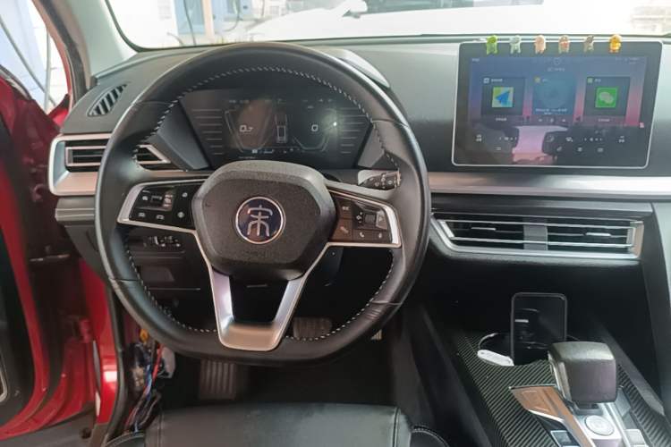 Used BYD Song Pro 2019 1.5T Automatic Luxury Model Center Console