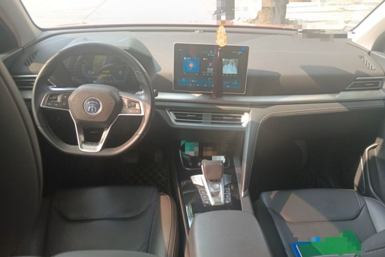 Used BYD Song Pro 2019 1.5T Automatic Luxury Model Center Console
