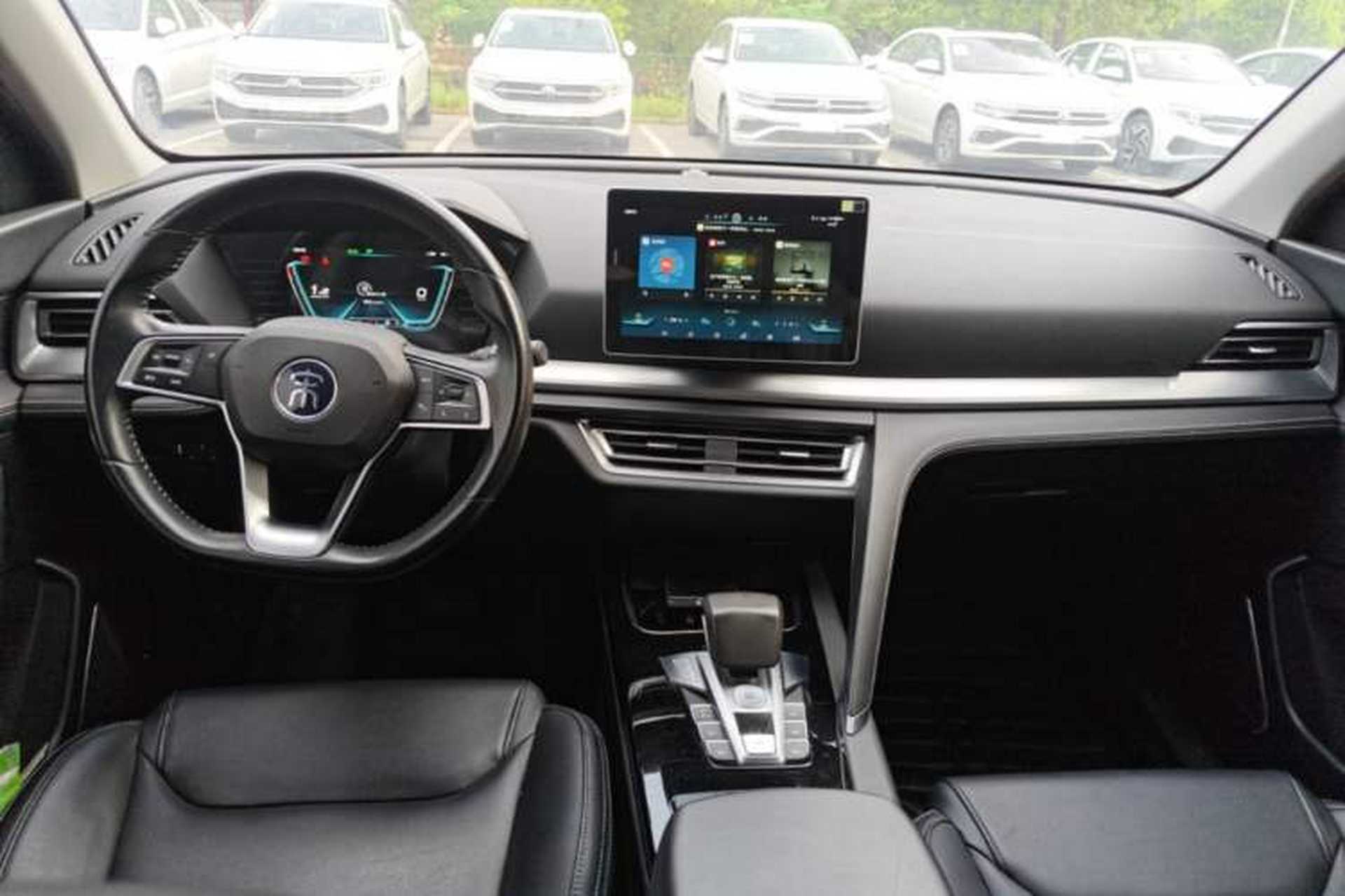 Used BYD Song Pro 2019 1.5T Automatic Luxury Model Center Console