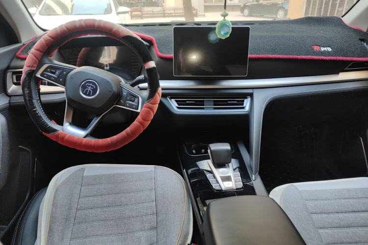 Used BYD Song Pro 2019 1.5T Automatic Luxury Model Center Console