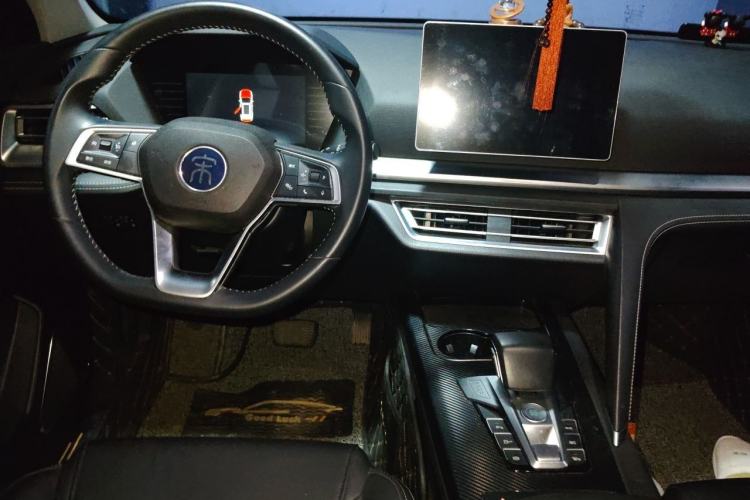 Used BYD Song Pro 2019 1.5T Automatic Luxury Model Center Console