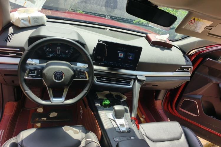 Used BYD Song Pro 2019 1.5T Automatic Luxury Model Center Console