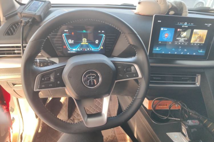 Used BYD Song Pro 2019 1.5T Automatic Luxury Model Center Console