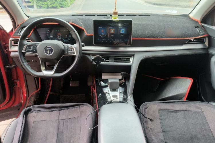 Used BYD Song Pro 2019 1.5T Automatic Luxury Model Center Console